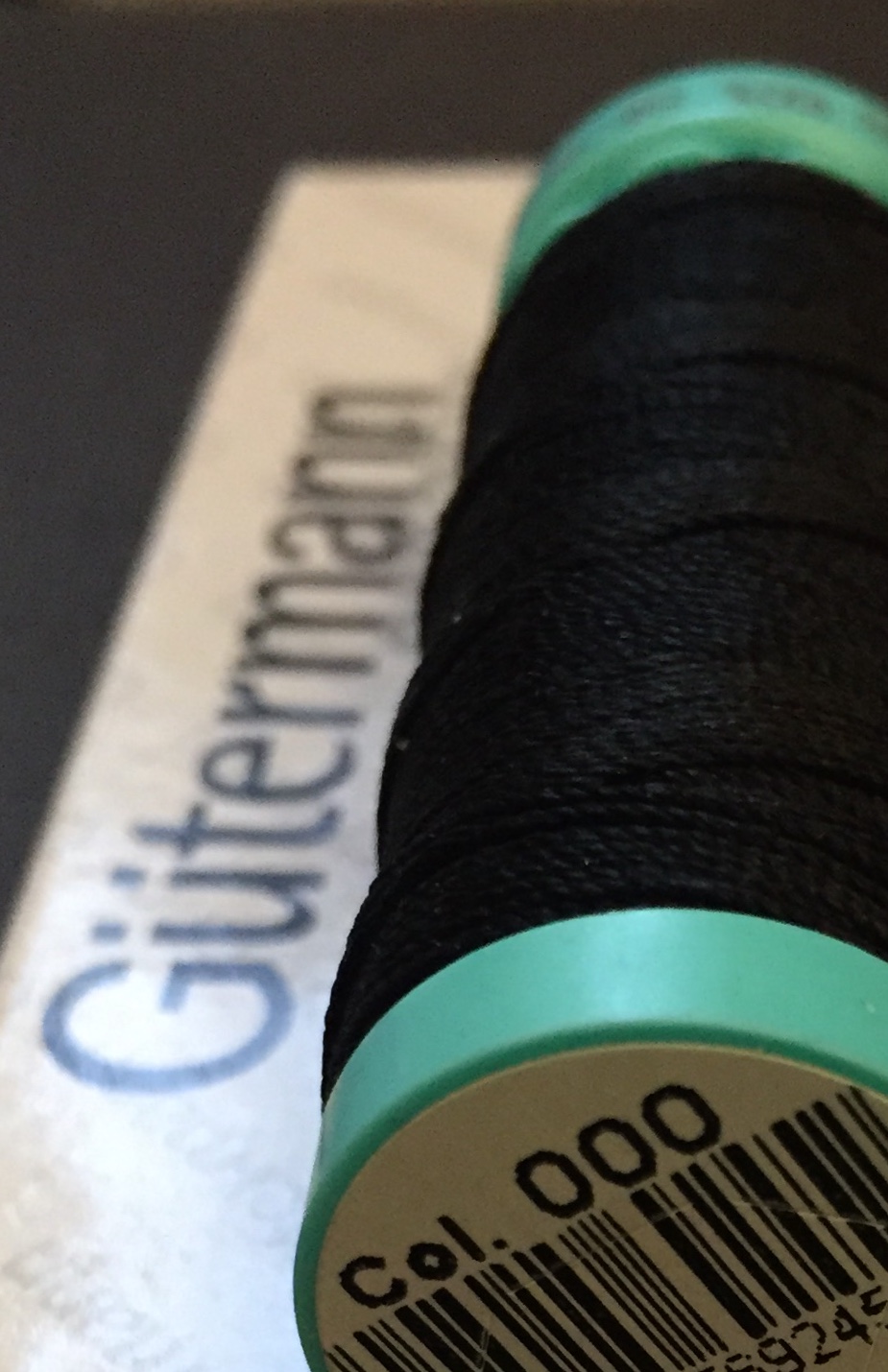 A Box Gütermann 30 Polyester Thread 10 x 300m COL BLACK 000